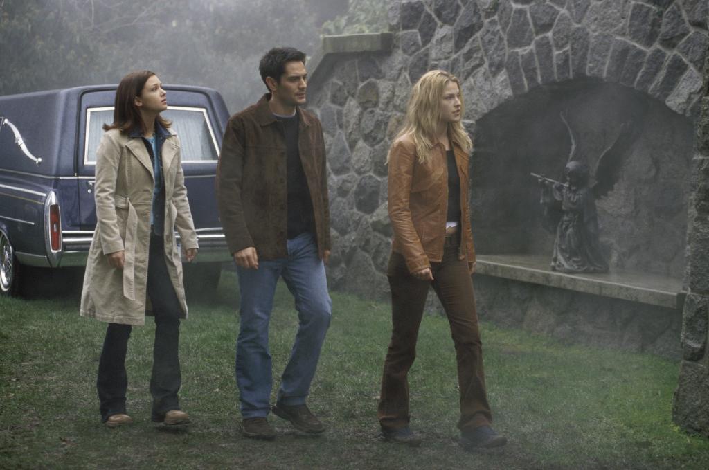 Final Destination 2 — The survivors visit the cemetery