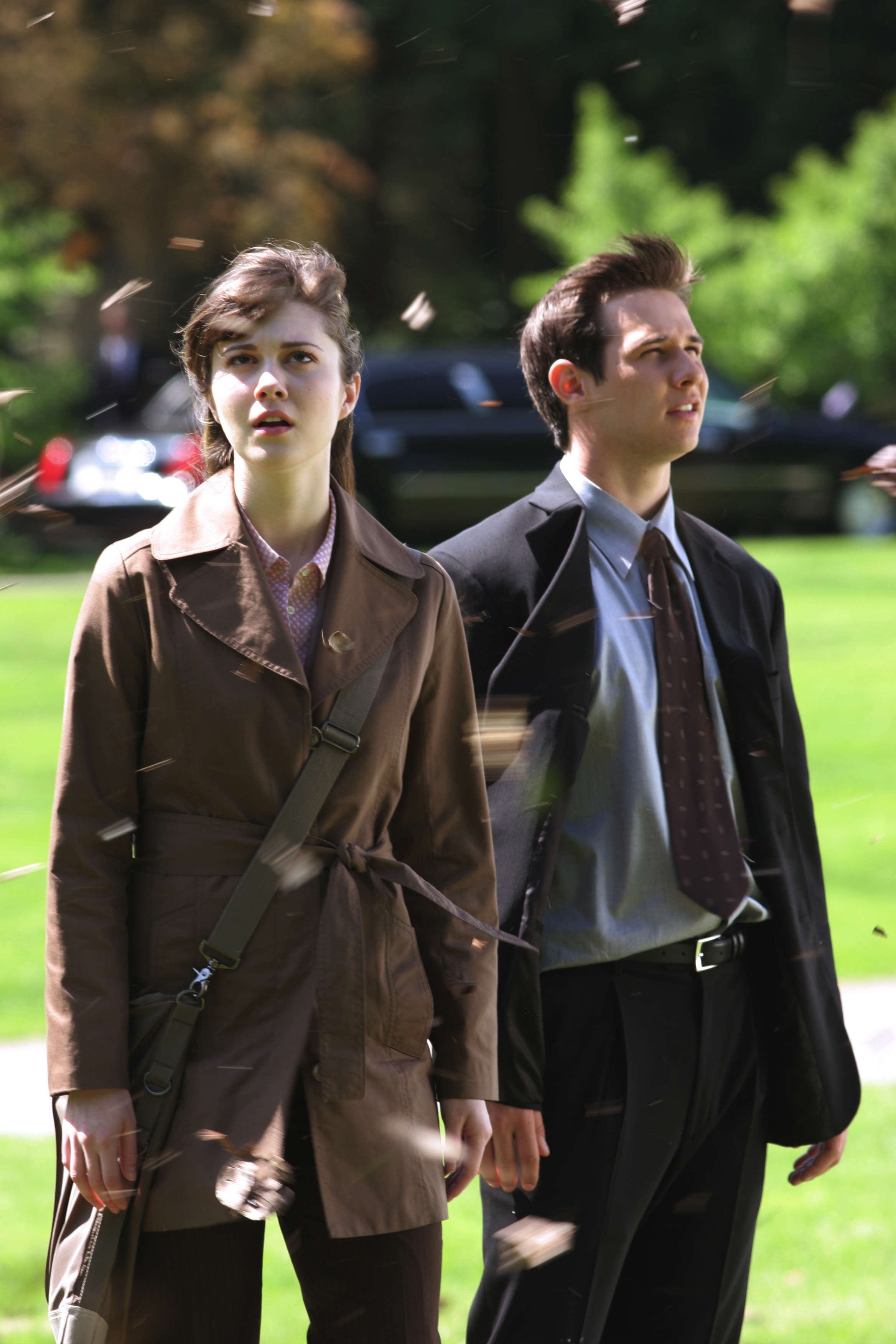 Final Destination 3 — Wendy and Kevin walk outdoors