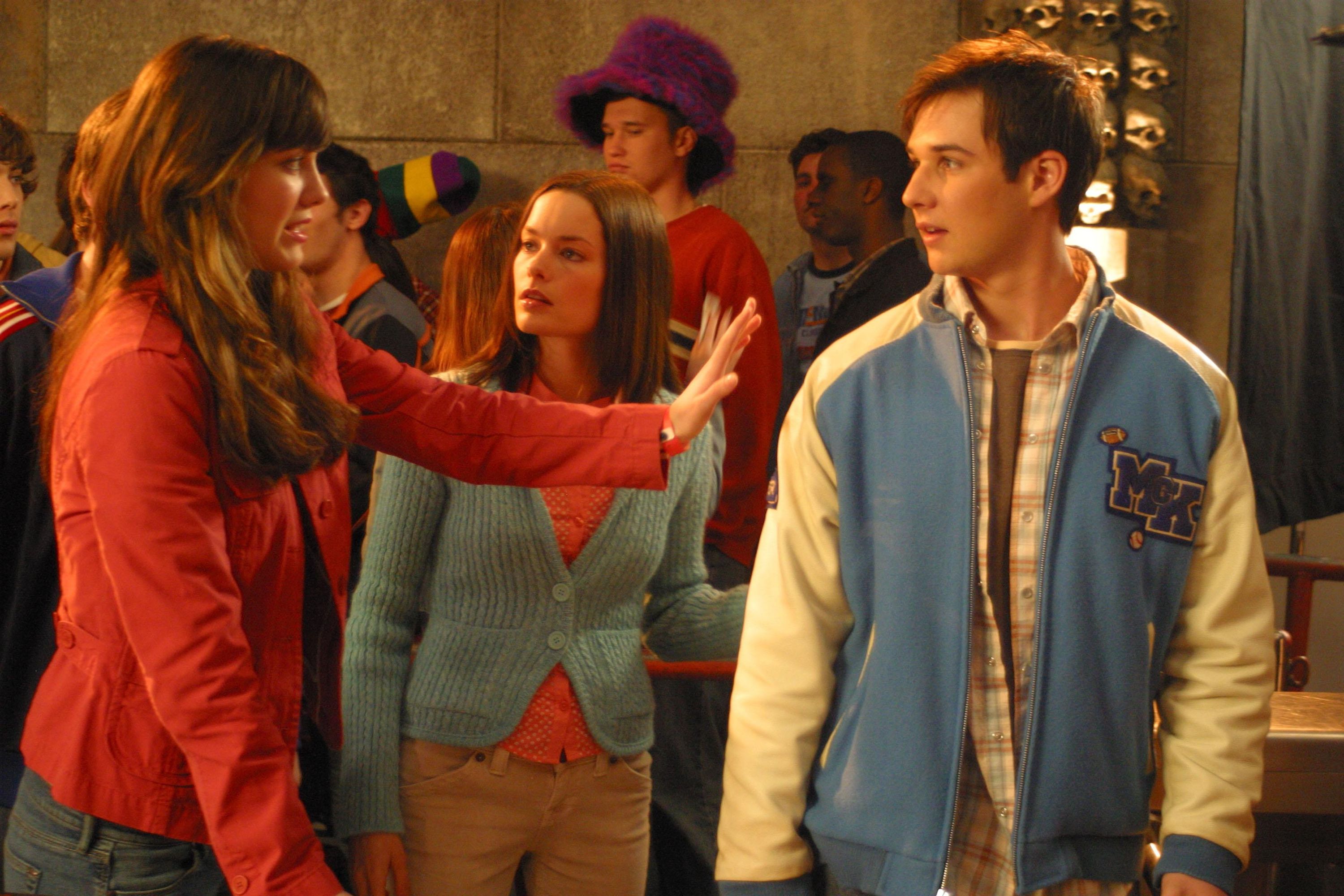 Final Destination 3 — Wendy confronts Kevin beside the ride queue