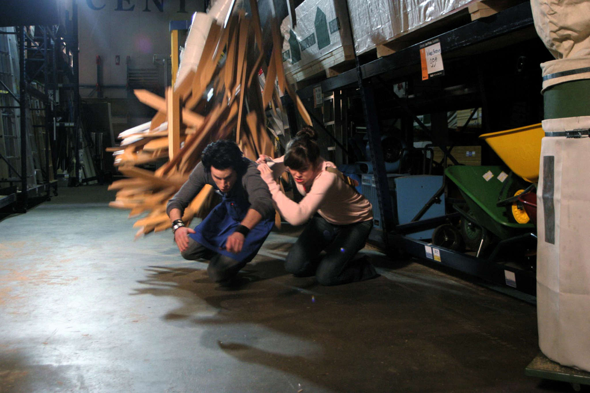 Final Destination 3 — People collapse beside the store shelves