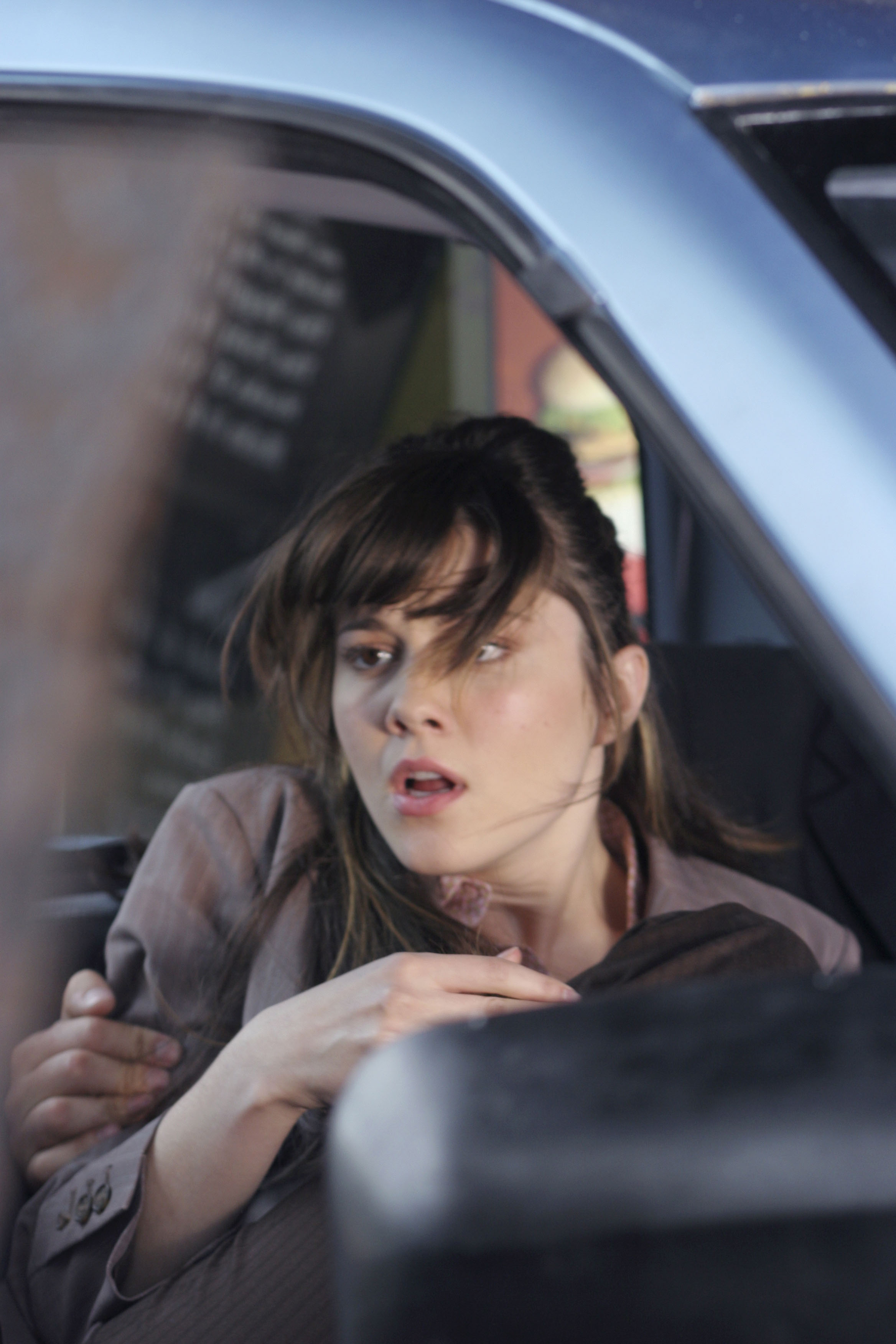 Final Destination 3 — Wendy looks from the passenger seat