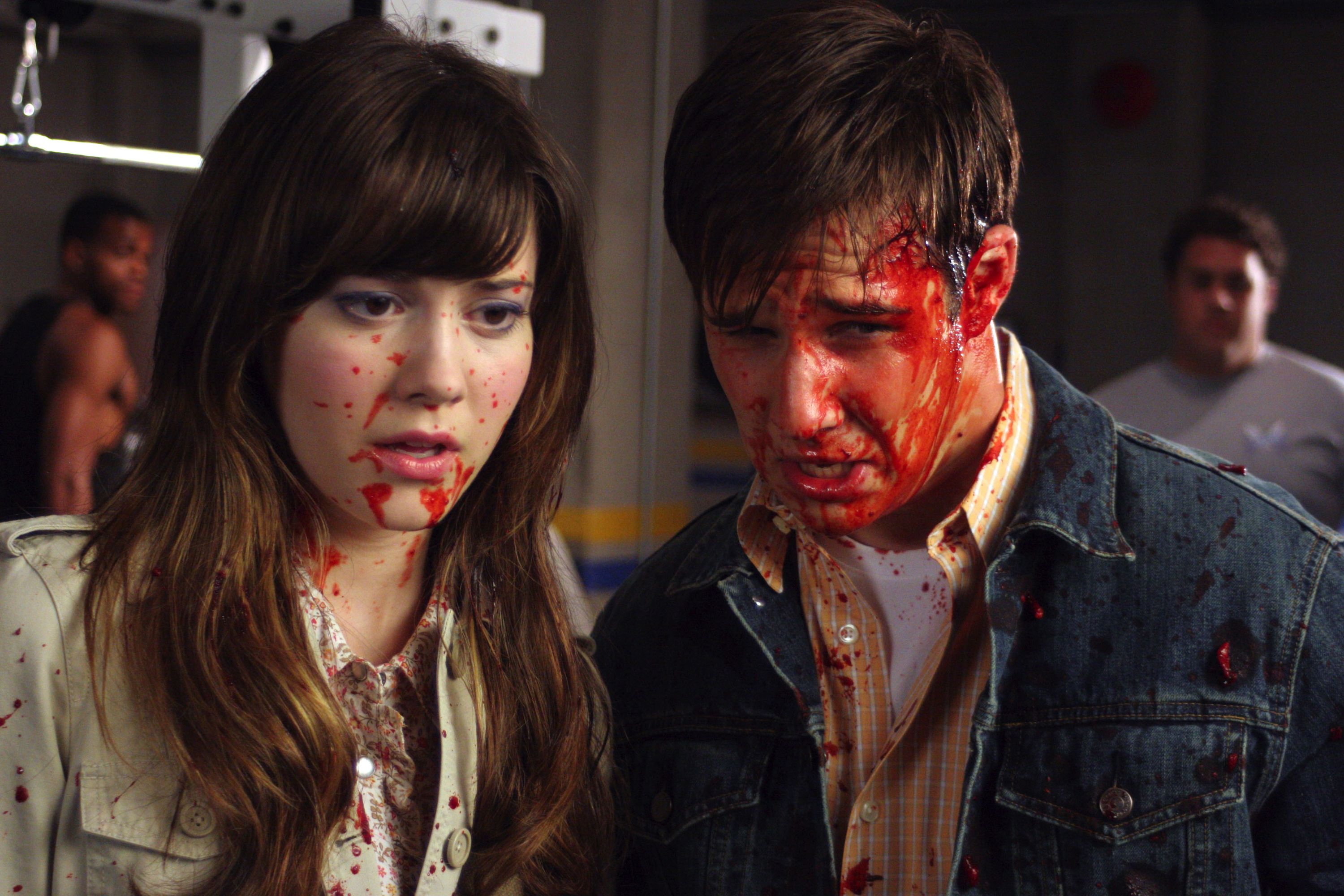 Final Destination 3 — Wendy stands beside a bloodied Kevin