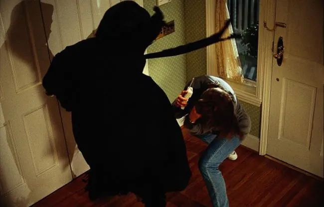 Ghost Face attacks Sidney