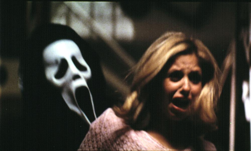 Ghostface seizes Cici.